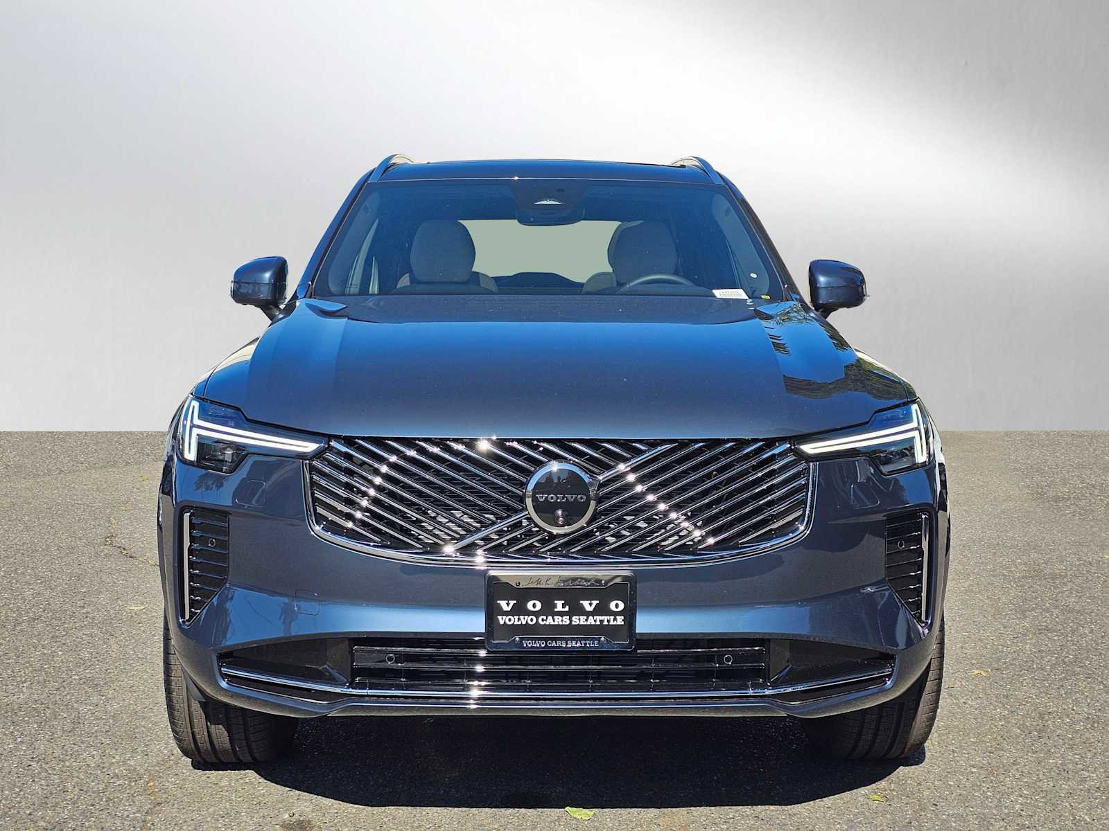 New 2026 Volvo XC90 B6 Plus image 8