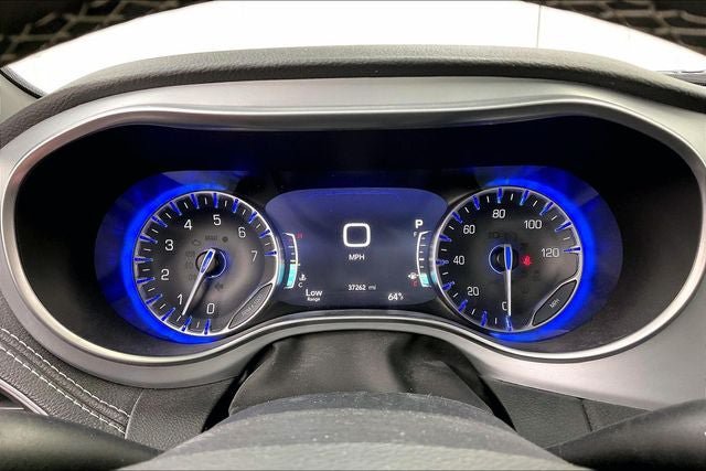 Used 2025 Chrysler Pacifica Limited FWD image 25