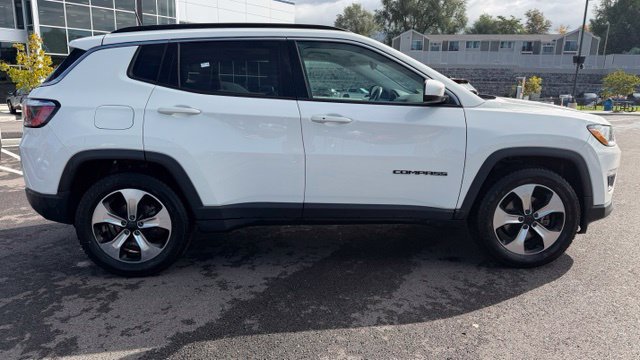 Used 2017 Jeep Compass Latitude AWD/4WD image 2