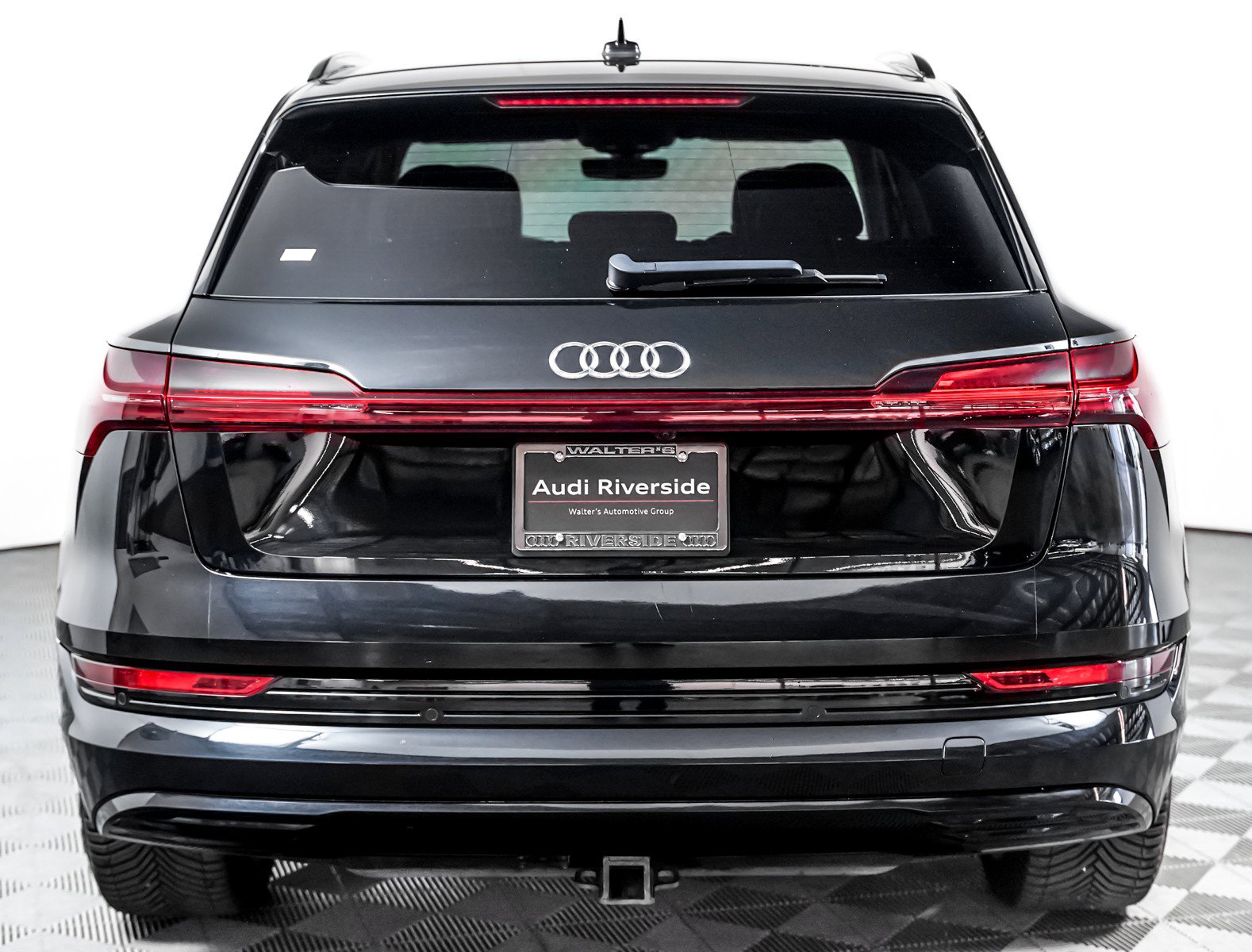 Used 2019 Audi e-tron Prestige w/ Prestige Package AWD/4WD image 10