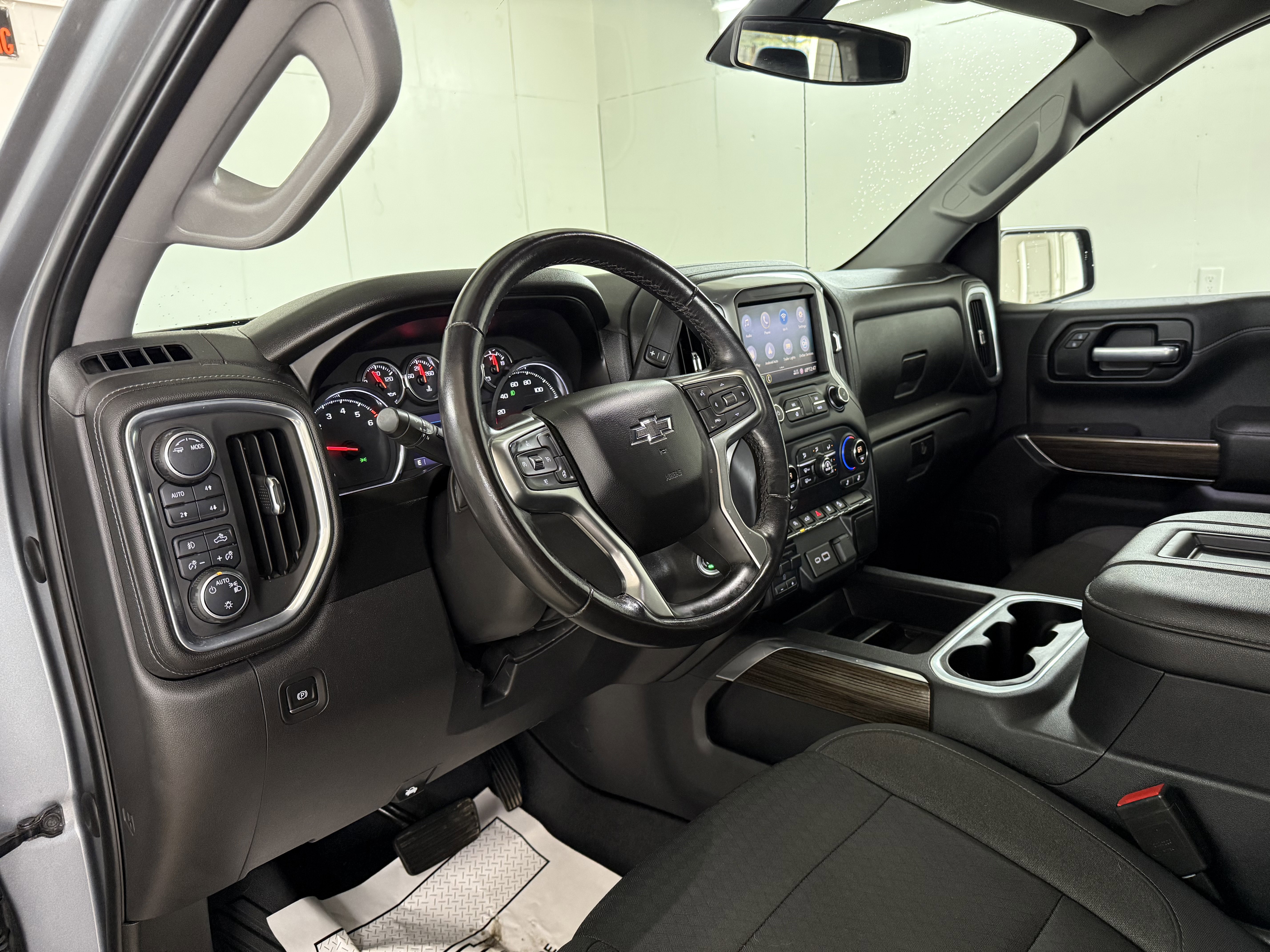 Used 2021 Chevrolet Silverado 1500 LT Trail Boss w/ Bed Protection Package image 14