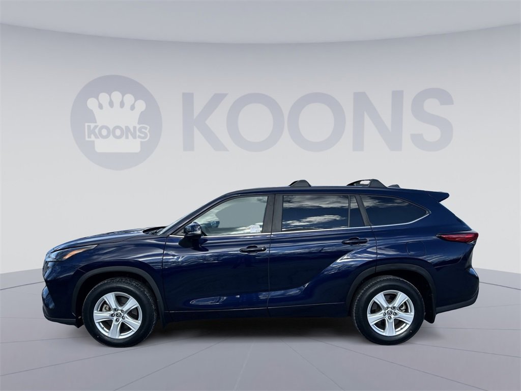 Used 2023 Toyota Highlander L image 2