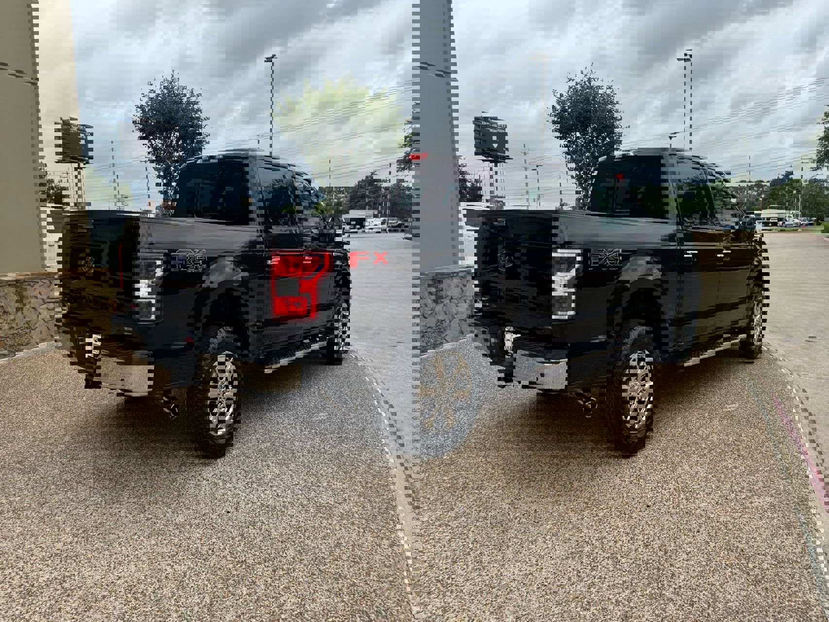 Used 2020 Ford F150 XLT w/ Equipment Group 302A Luxury AWD/4WD image 8