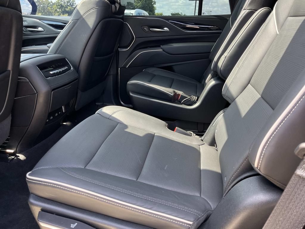 Certified 2023 Cadillac Escalade Sport w/ LPO, ONYX Package AWD/4WD image 19