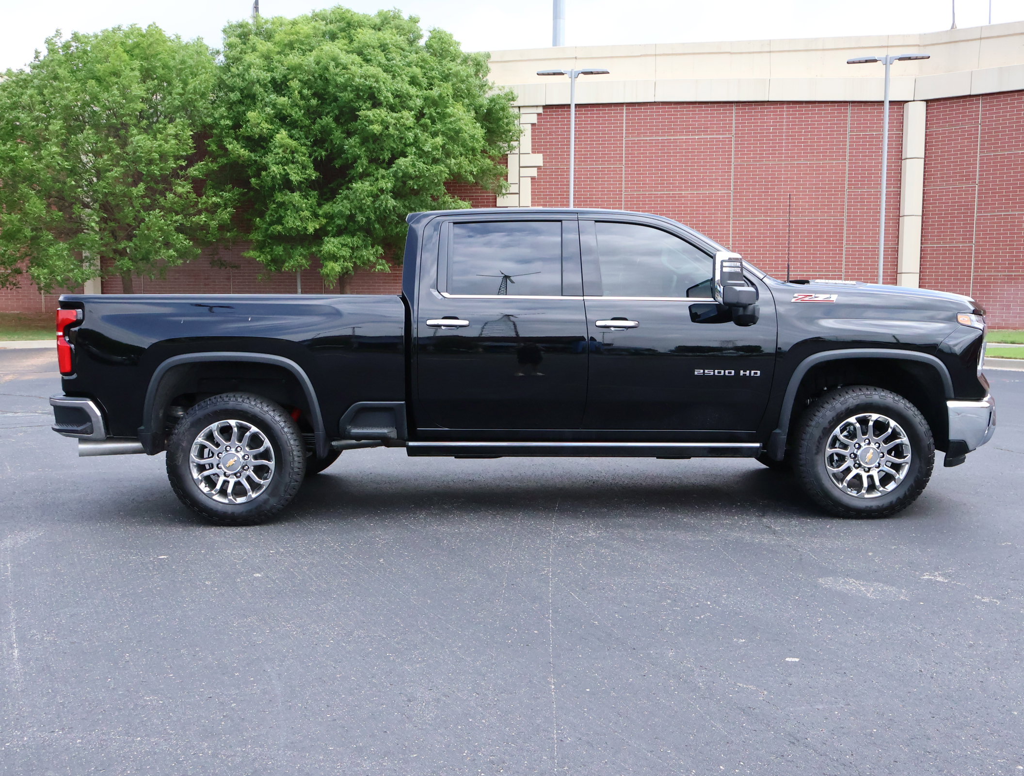New 2026 Chevrolet Silverado 2500 LTZ w/ LTZ Convenience Package AWD/4WD image 35