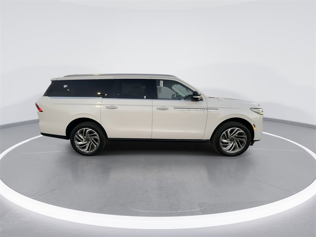 New 2025 Lincoln Navigator L Reserve image 9