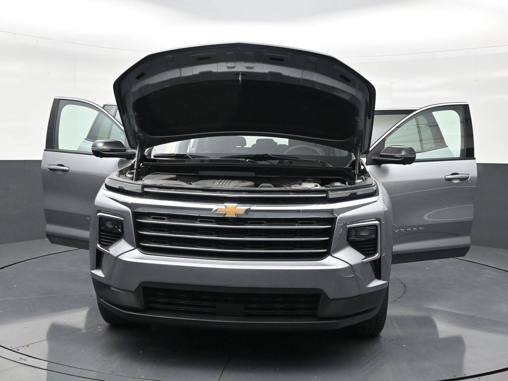 Used 2024 Chevrolet Traverse LT FWD image 32