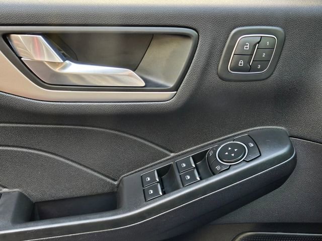 Used 2022 Ford Escape SEL w/ Technology Package image 27