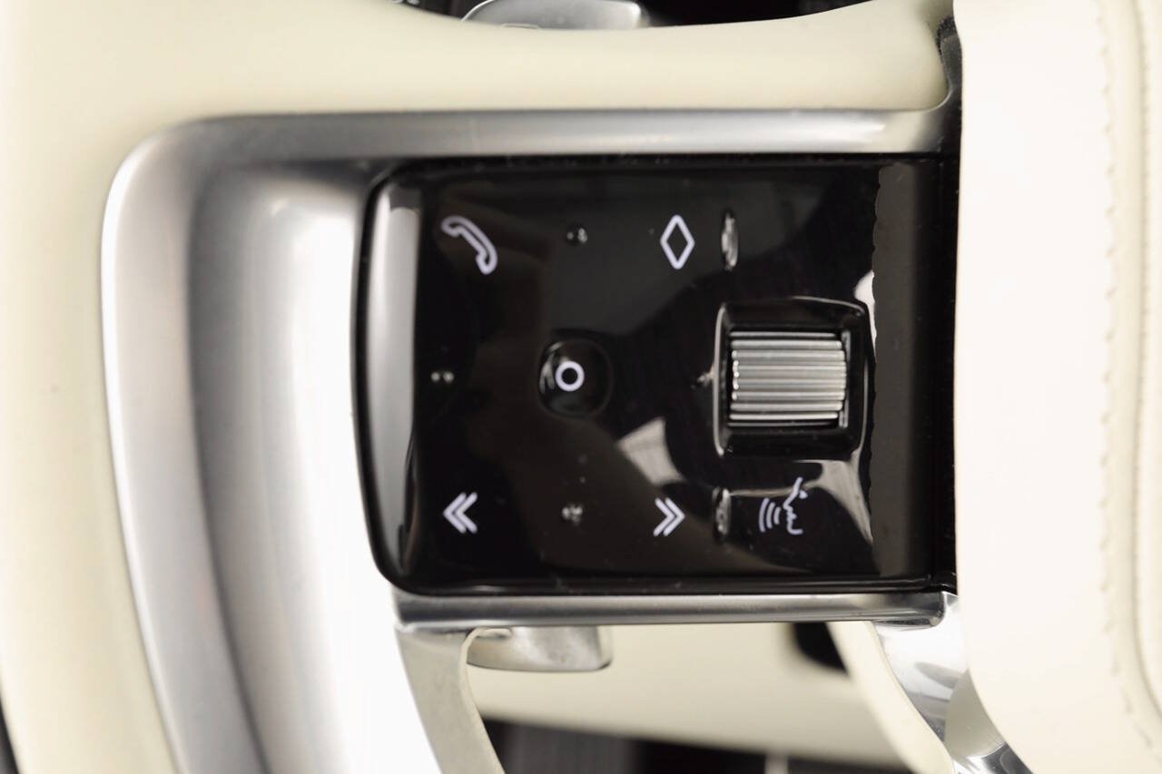 Used 2023 Land Rover Range Rover SE AWD/4WD image 23