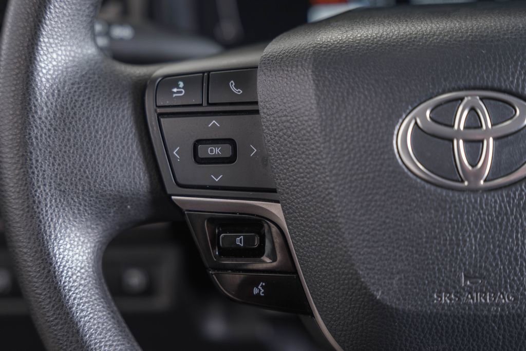 Used 2025 Toyota Camry LE FWD image 28