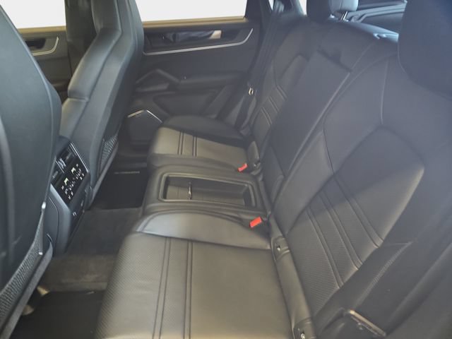 Used 2024 Porsche Cayenne Turbo GT AWD/4WD image 17