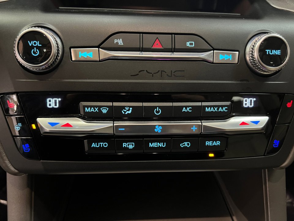 Used 2020 Ford Explorer Platinum image 22