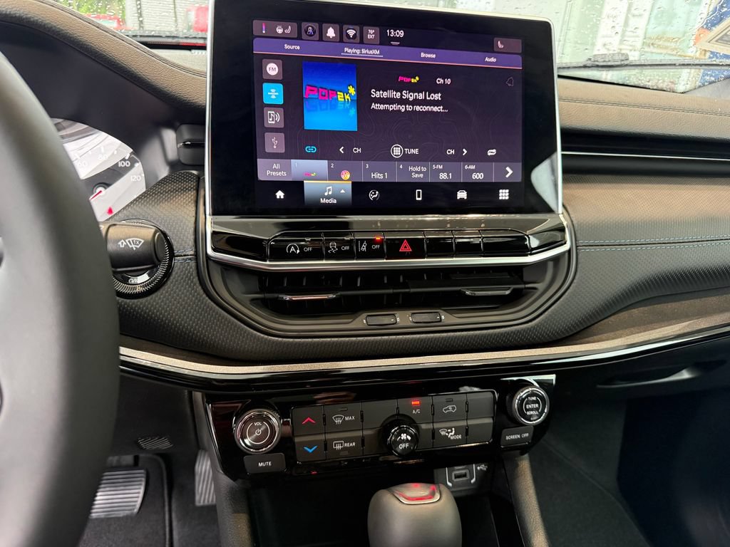 New 2026 Jeep Compass Latitude AWD/4WD image 10