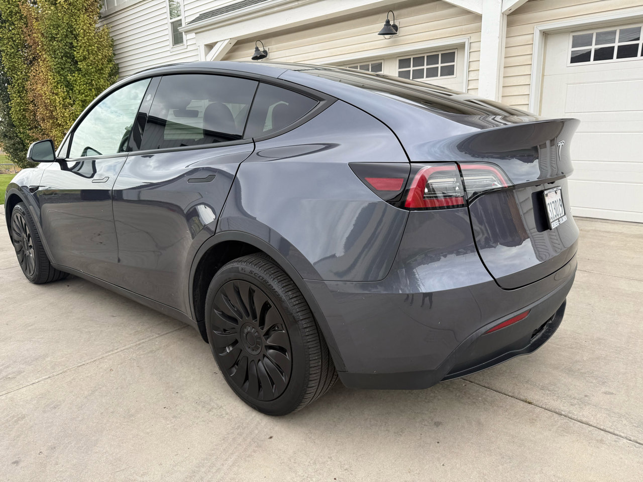Used 2023 Tesla Model Y Long Range image 5