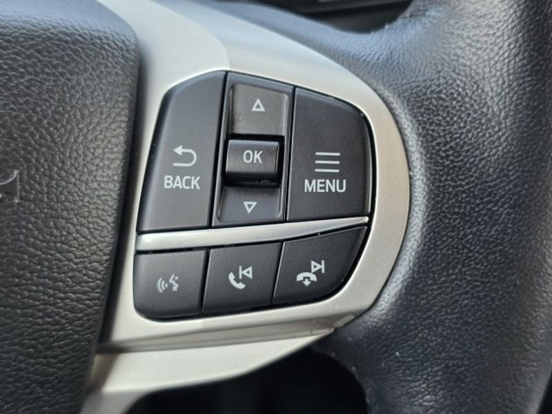 Used 2022 Ford Explorer XLT w/ Equipment Group 202A image 18