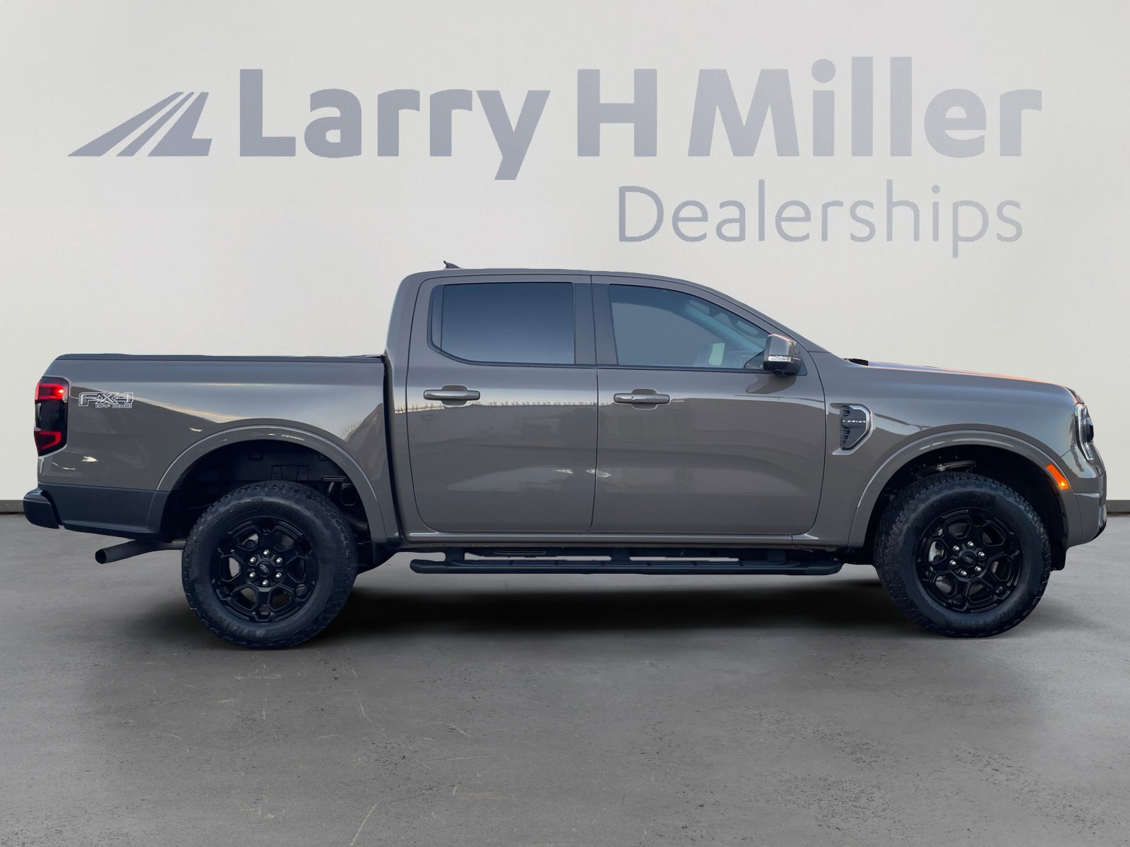 Used 2025 Ford Ranger Lariat w/ FX4 Off-Road Package AWD/4WD image 6