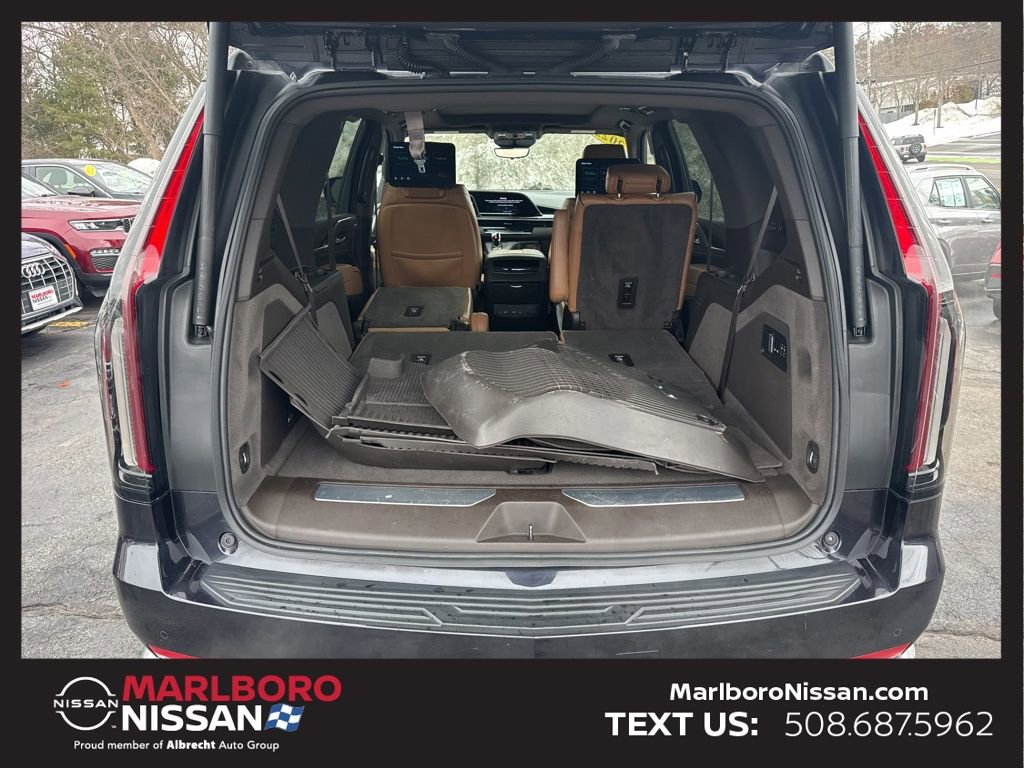 Used 2022 Cadillac Escalade Premium Luxury w/ Performance Package image 14