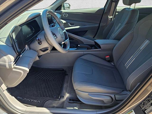Used 2025 Hyundai Elantra Sport image 14
