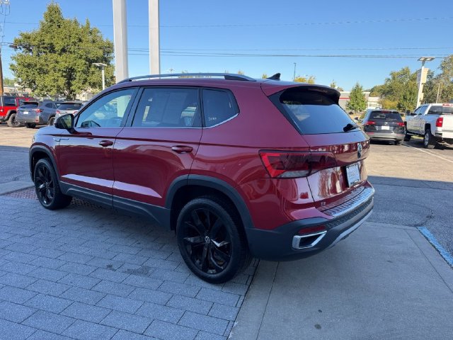 Used 2023 Volkswagen Taos SE FWD image 3