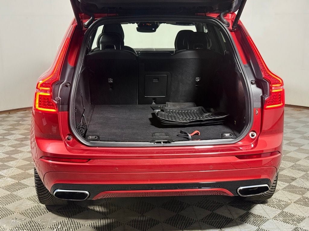 Used 2019 Volvo XC60 T5 R-Design AWD/4WD image 7