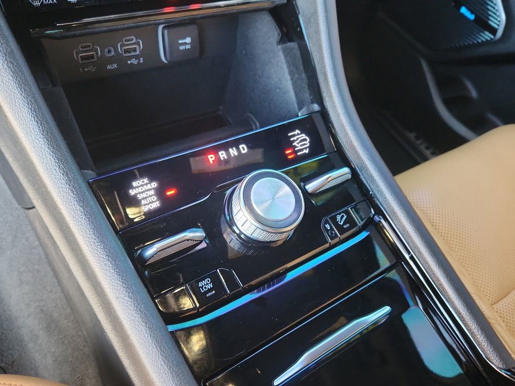 Used 2022 Jeep Grand Cherokee Summit w/ Advanced Protech Group IV image 24