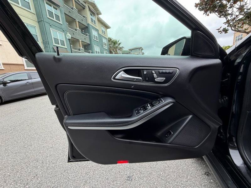 Used 2018 Mercedes-Benz GLA 250 image 34
