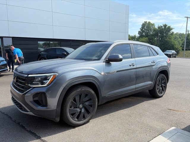 Certified 2024 Volkswagen Atlas Cross Sport SE AWD/4WD image 6