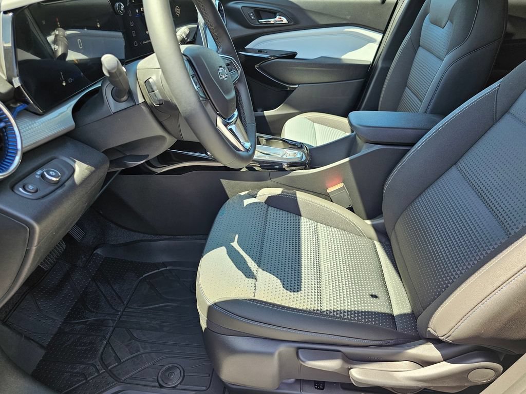 New 2026 Chevrolet Trax LT w/ Driver Confidence Package FWD image 20