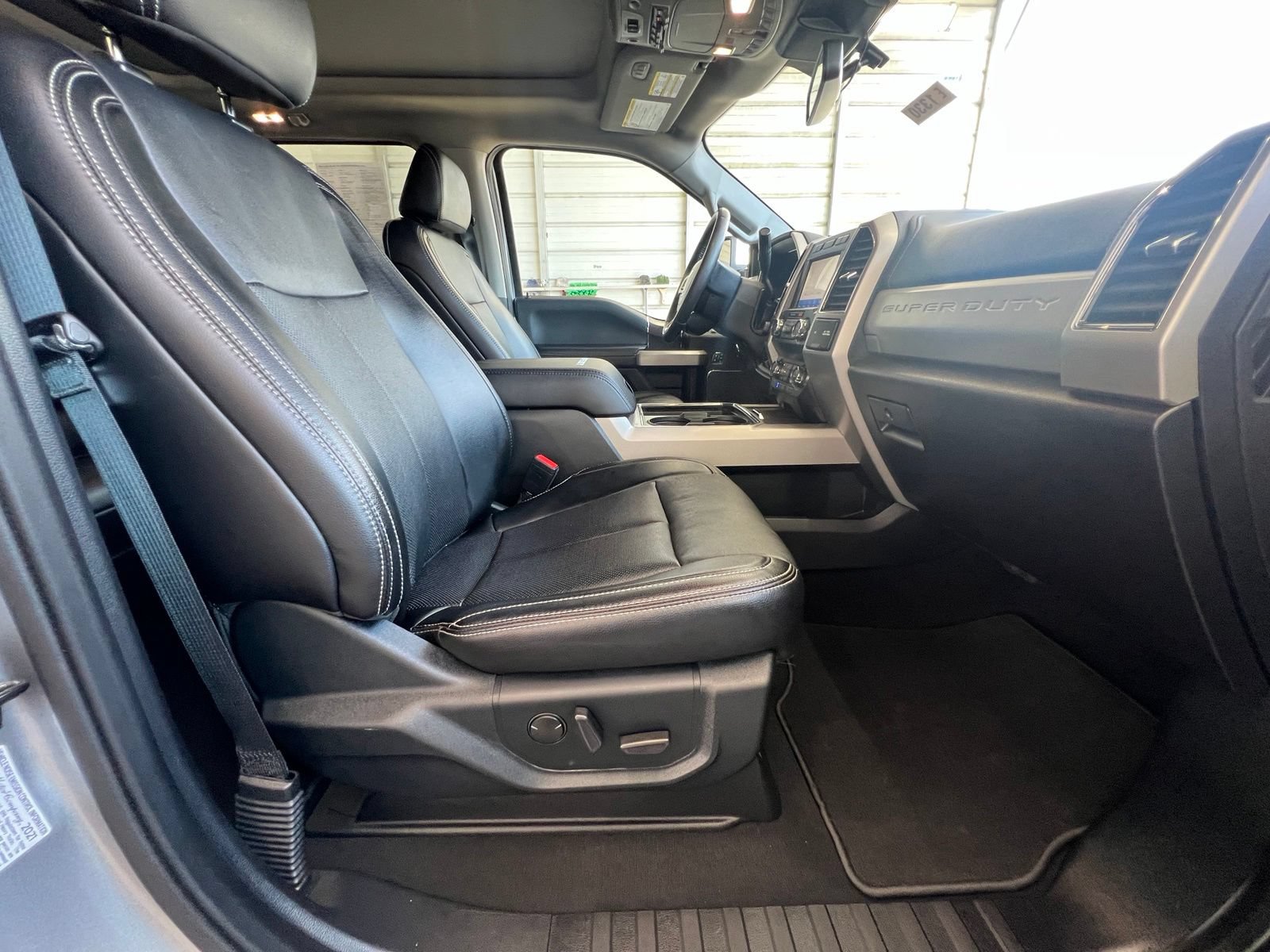 Used 2021 Ford F250 Lariat w/ Lariat Ultimate Package AWD/4WD image 17