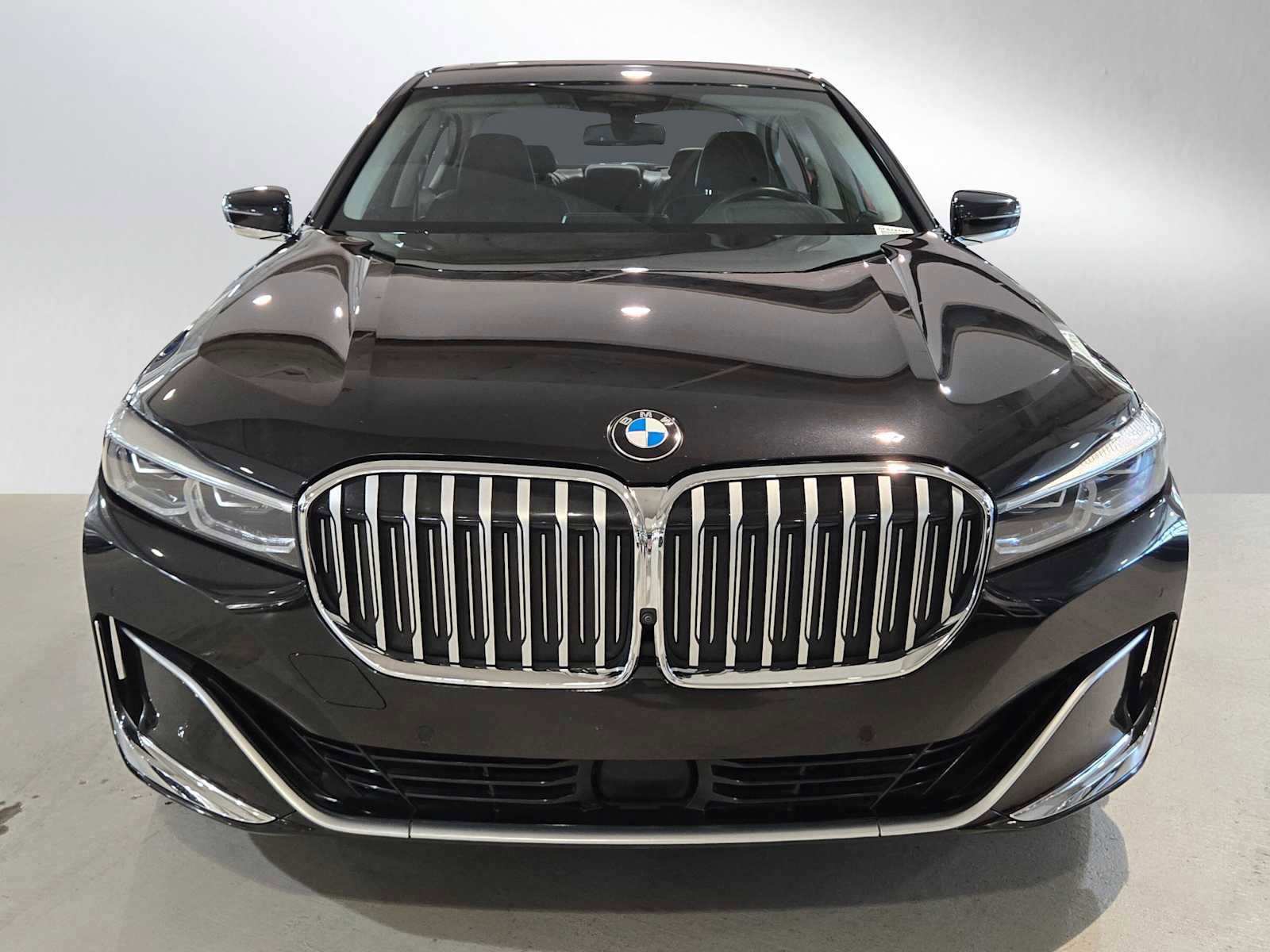 Used 2021 BMW 750i xDrive AWD/4WD image 8