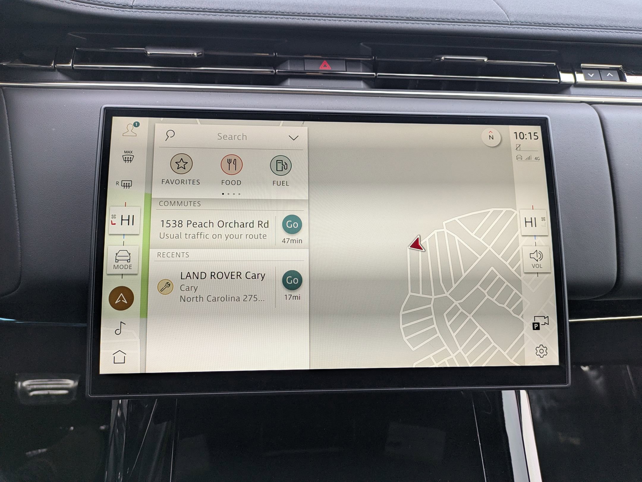 Used 2025 Land Rover Range Rover Sport SE image 13