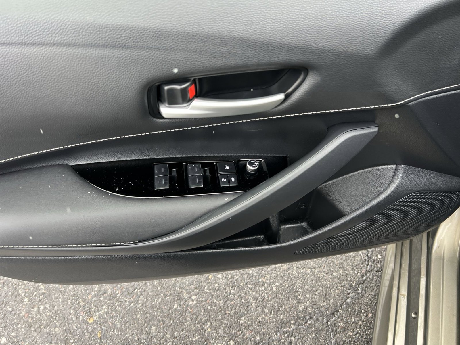 Used 2020 Toyota Corolla SE image 14