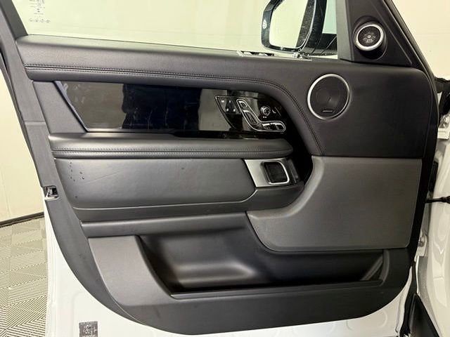 Used 2018 Land Rover Range Rover HSE AWD/4WD image 28
