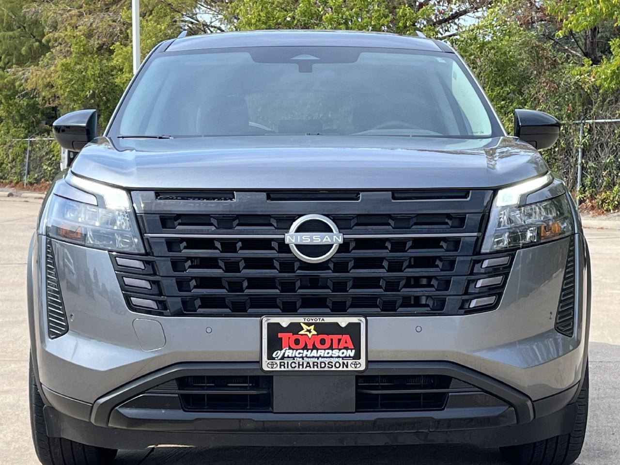 Used 2026 Nissan Pathfinder SV FWD image 7