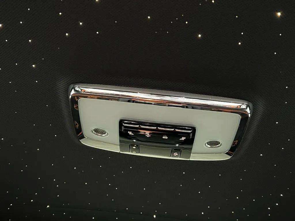 Certified 2025 Rolls-Royce Cullinan Black Badge AWD/4WD image 11