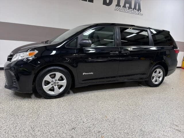 Used 2020 Toyota Sienna L FWD image 4
