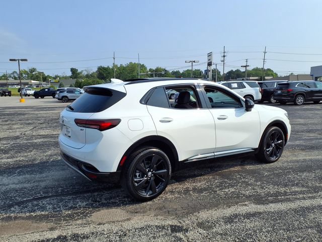 Used 2023 Buick Envision Essence w/ Sport Touring Package AWD/4WD image 4