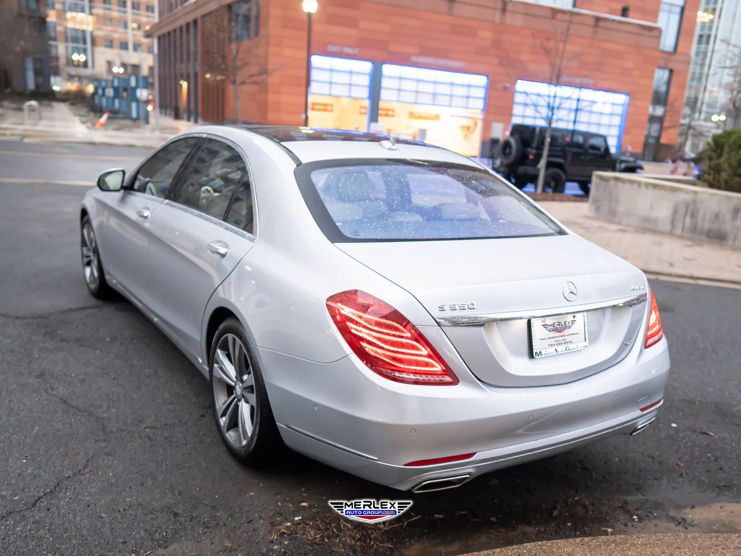 Used 2016 Mercedes-Benz S 550 4MATIC Sedan image 5