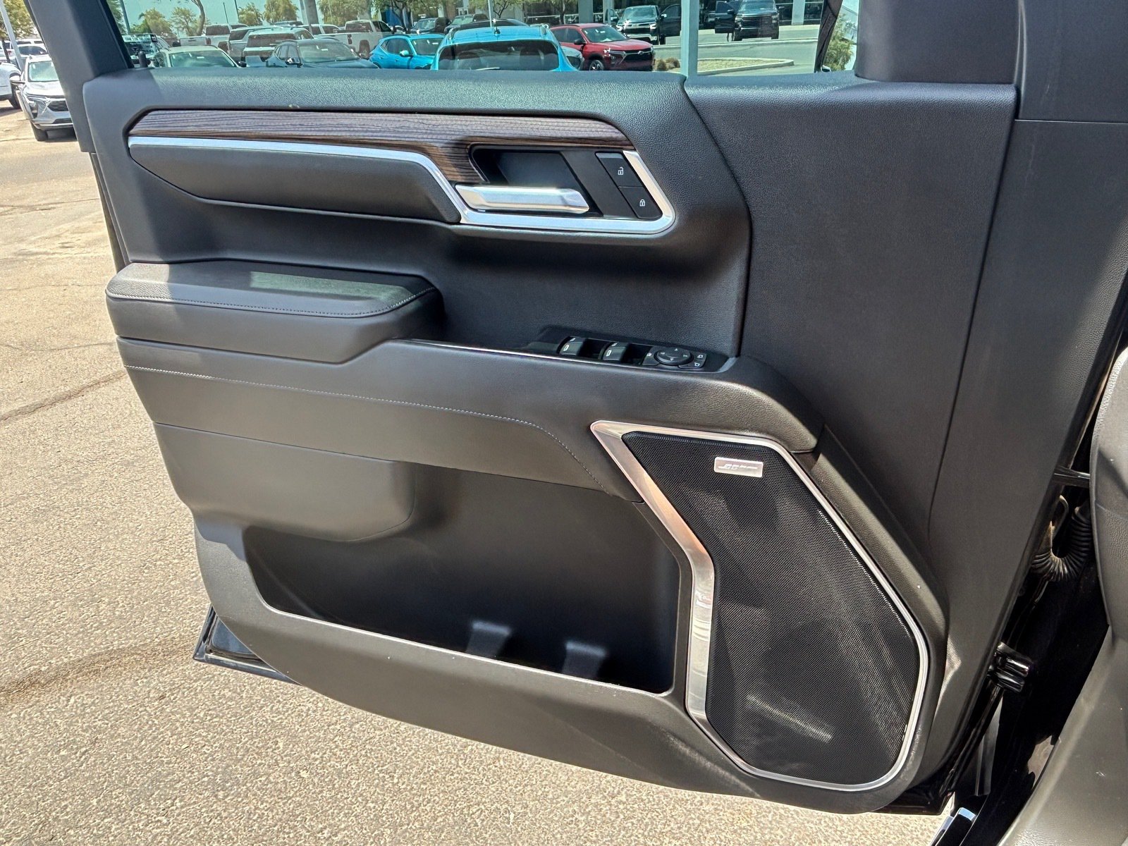 Used 2022 Chevrolet Silverado 1500 LT Trail Boss w/ LT Trail Boss Premium Package AWD/4WD image 11
