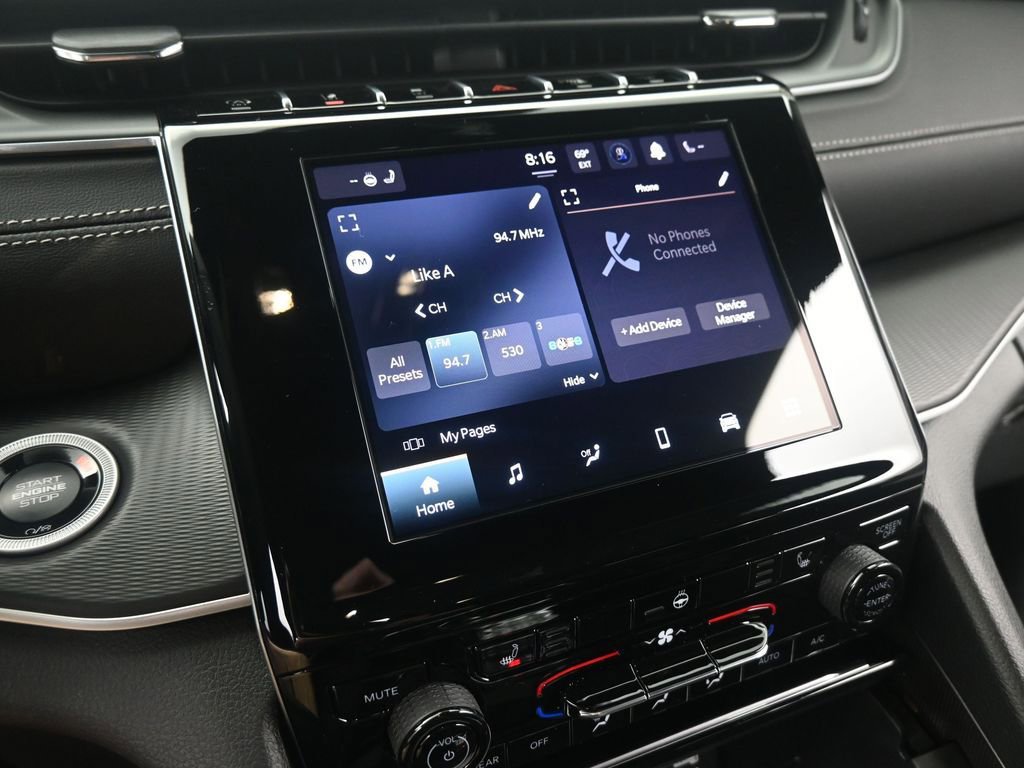 New 2025 Jeep Grand Cherokee L Laredo w/ Luxury Tech Group I image 36