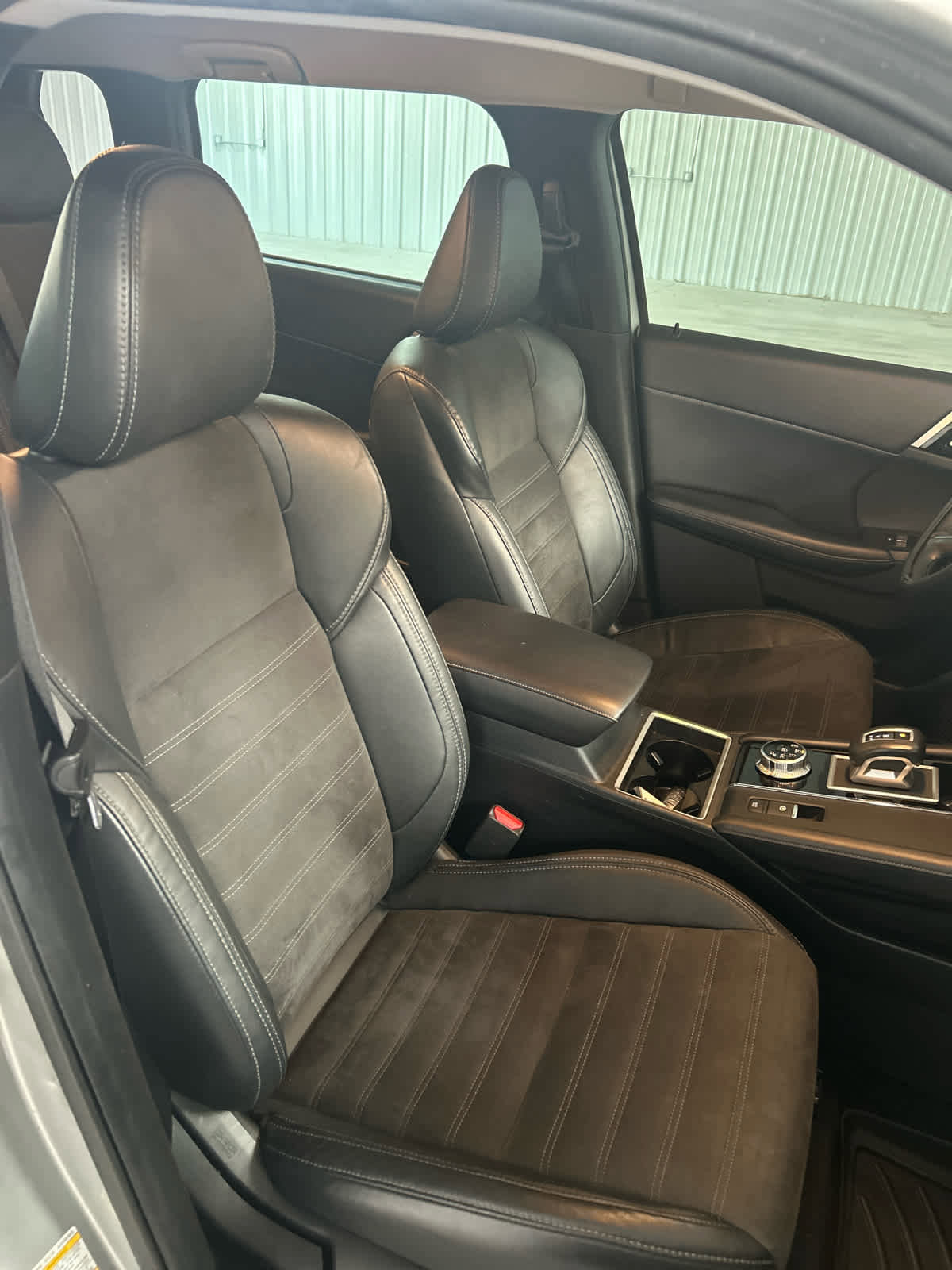 Used 2023 Mitsubishi Outlander SE image 16