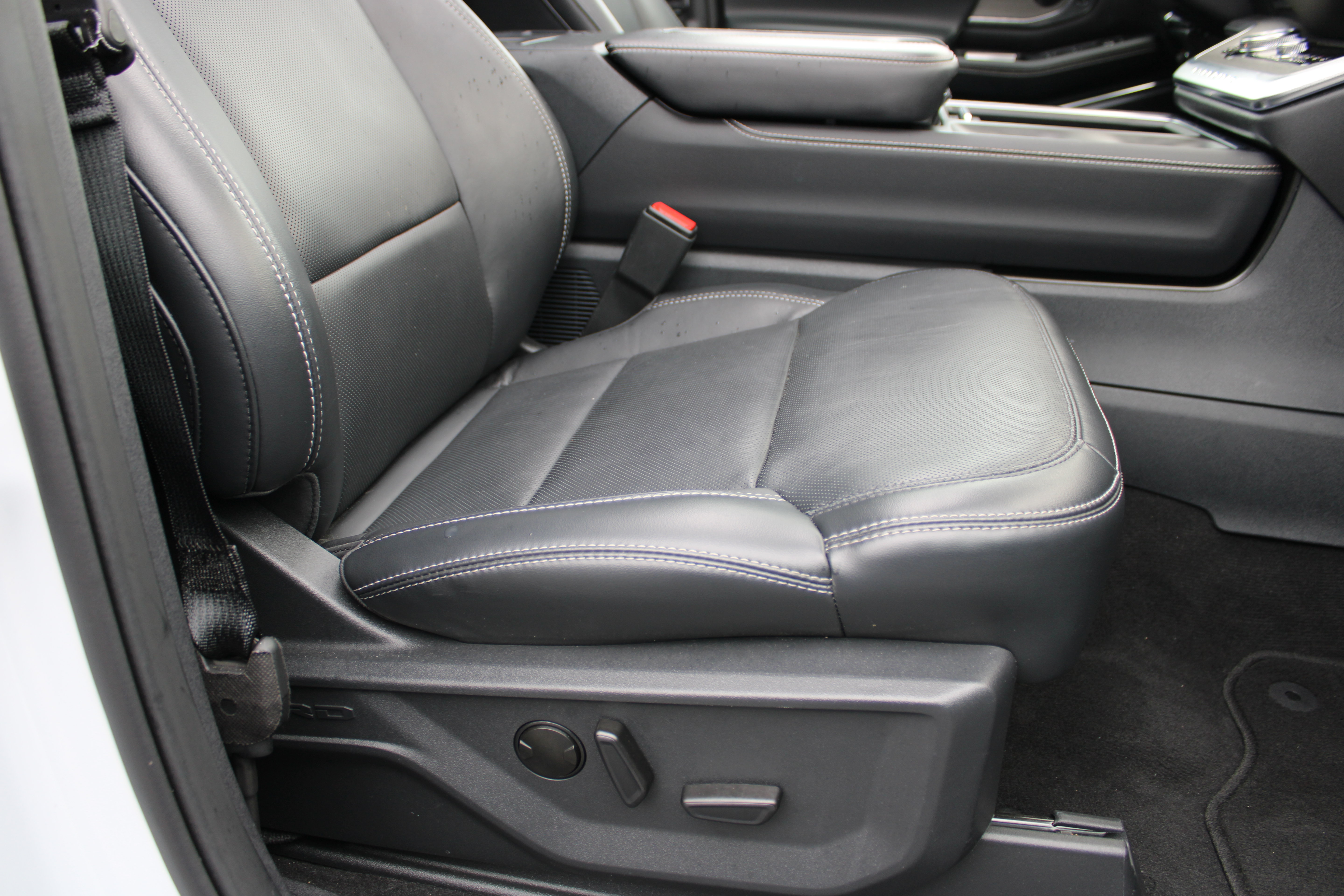 Used 2025 Ford Expedition Platinum AWD/4WD image 20