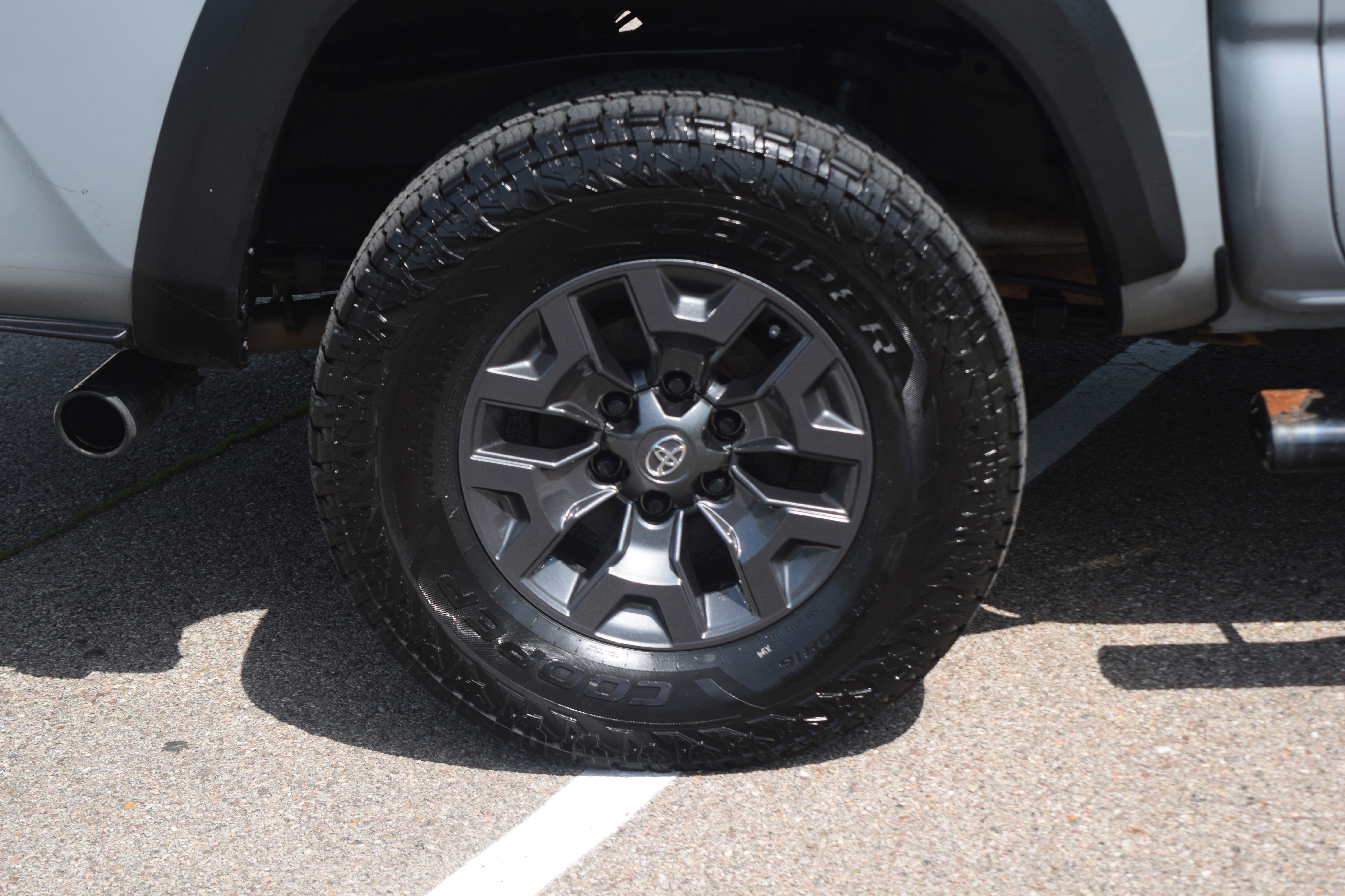 Used 2021 Toyota Tacoma SR5 w/ Trail Edition image 28