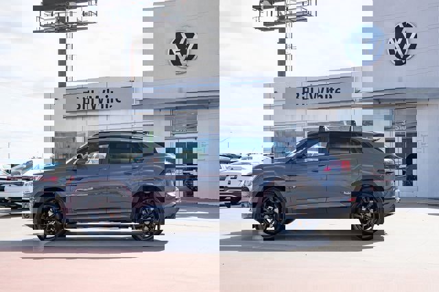 New 2026 Volkswagen Atlas Cross Sport SEL R-Line image 3