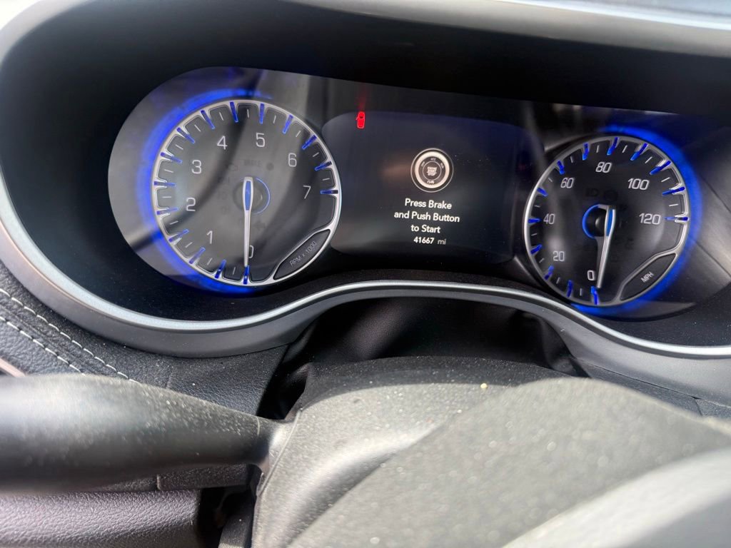 Used 2023 Chrysler Pacifica Touring-L w/ Uconnect Theater Family Group FWD image 12