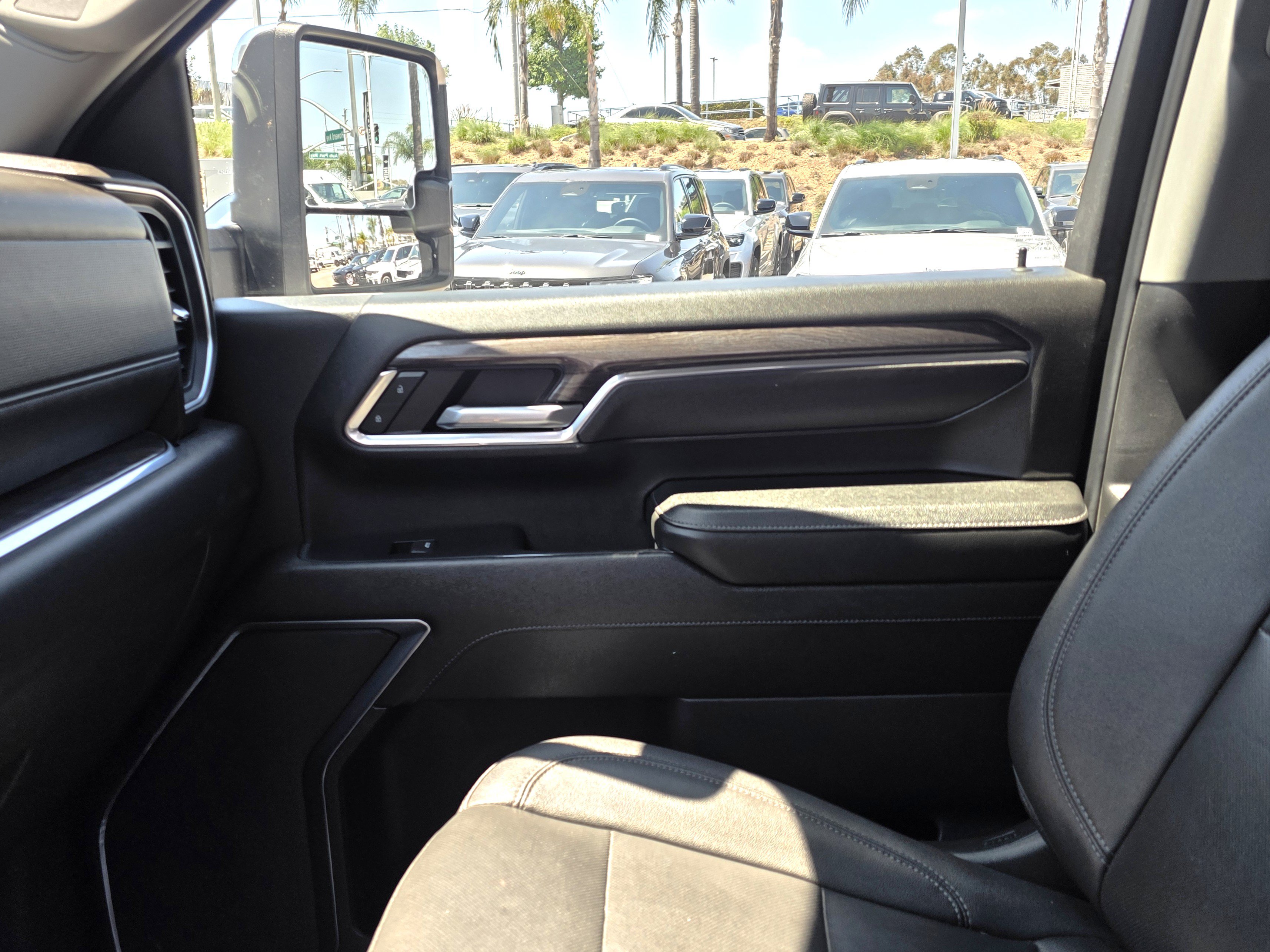 Used 2024 Chevrolet Silverado 2500 LTZ AWD/4WD image 12