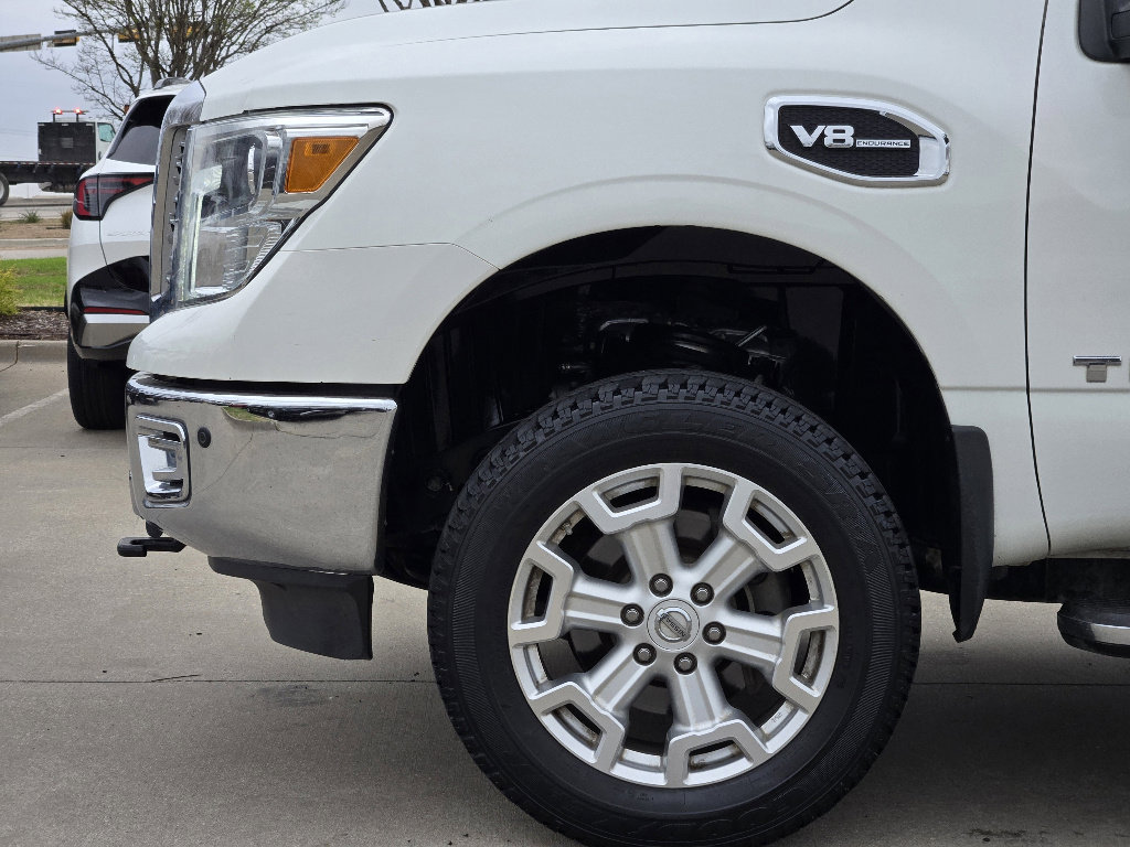 Used 2017 Nissan Titan SL image 14