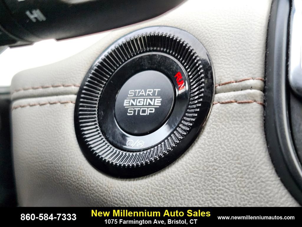 Used 2024 Jeep Compass Limited image 25