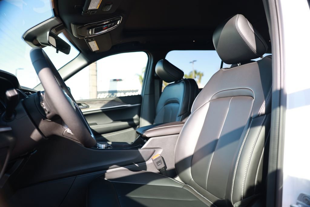 New 2025 Jeep Grand Cherokee L Limited image 13