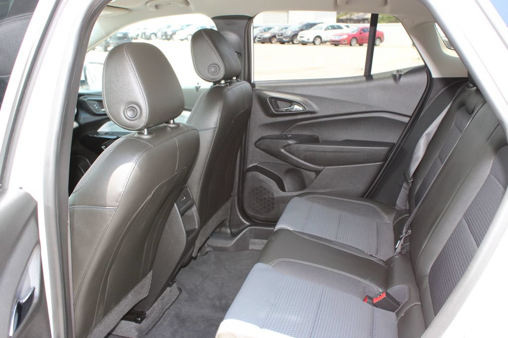 Used 2025 Chevrolet Trax LT FWD image 9